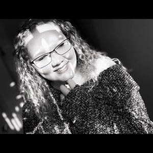 Meet your Posher, Abigail